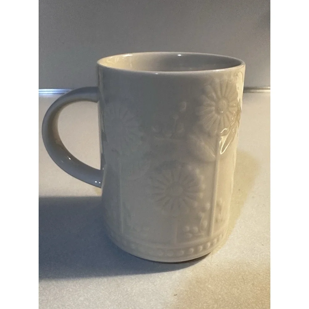 Starbucks Floral SUNFLOWER 12oz Coffee Mug White Embossed Textured Flowers Daisy